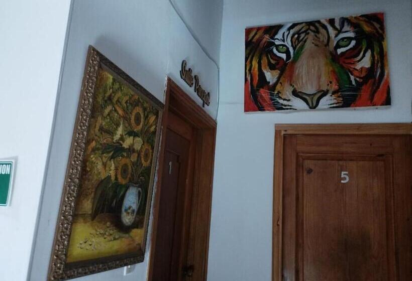 تختخواب و صبحانه Sunset Paradise