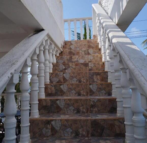 تختخواب و صبحانه Sunset Paradise