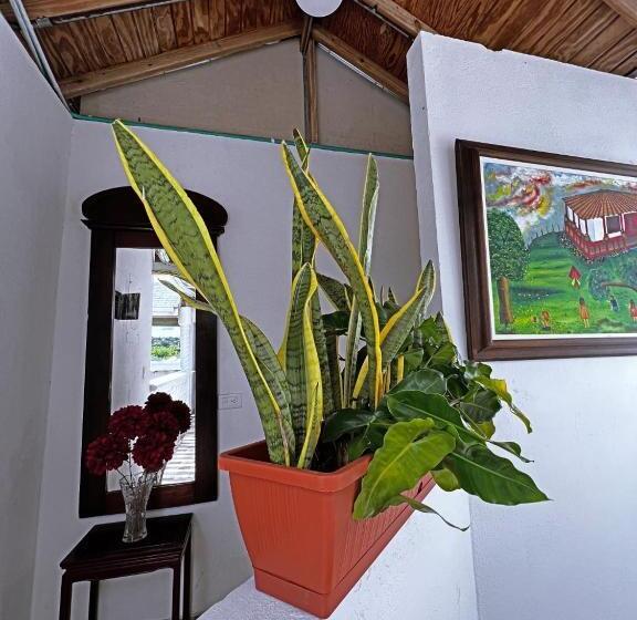 تختخواب و صبحانه Sunset Paradise