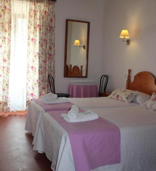 Hostal Villa Verde Adults Only