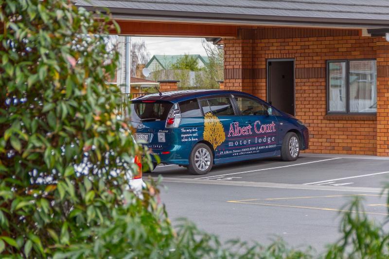 ホテル Albert Court Motor Lodge