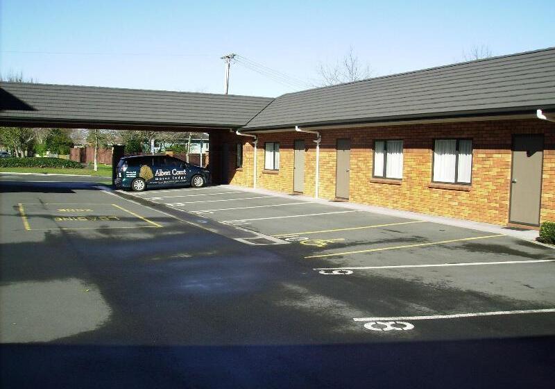 ホテル Albert Court Motor Lodge