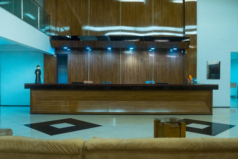 فندق Aram Premium