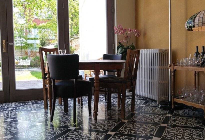 Hôtel Bed & Breakfast Exterlaer