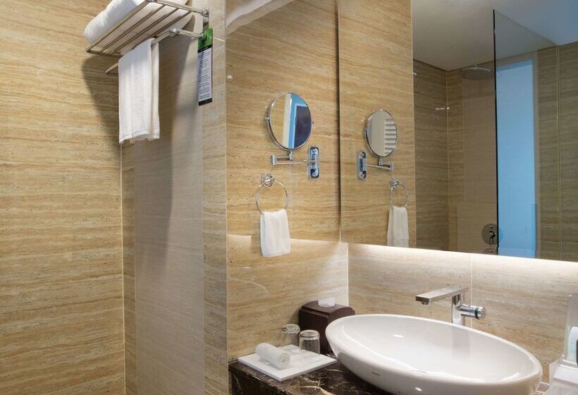 فندق Wyndham Panbil Batam