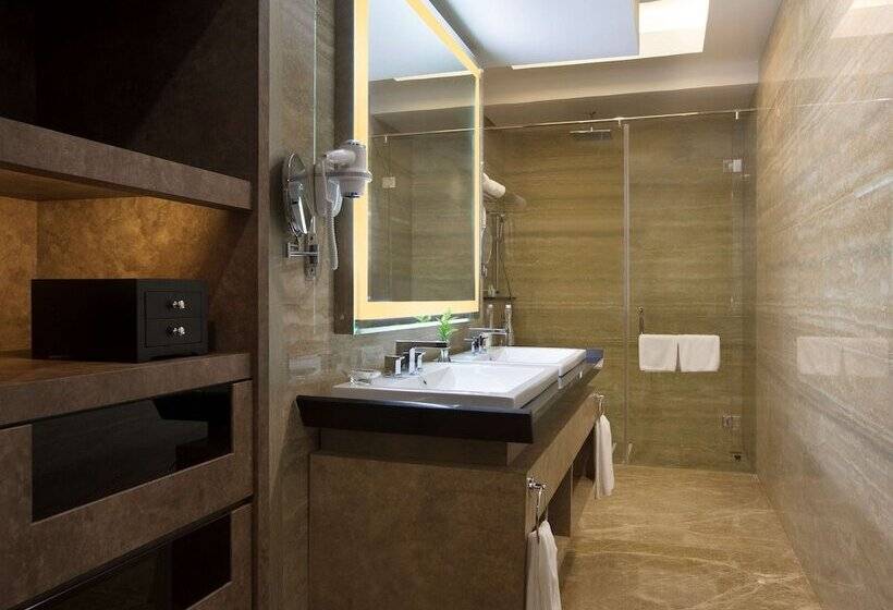 فندق Wyndham Panbil Batam