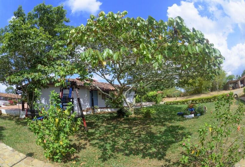 هتل Campestre El Santuario