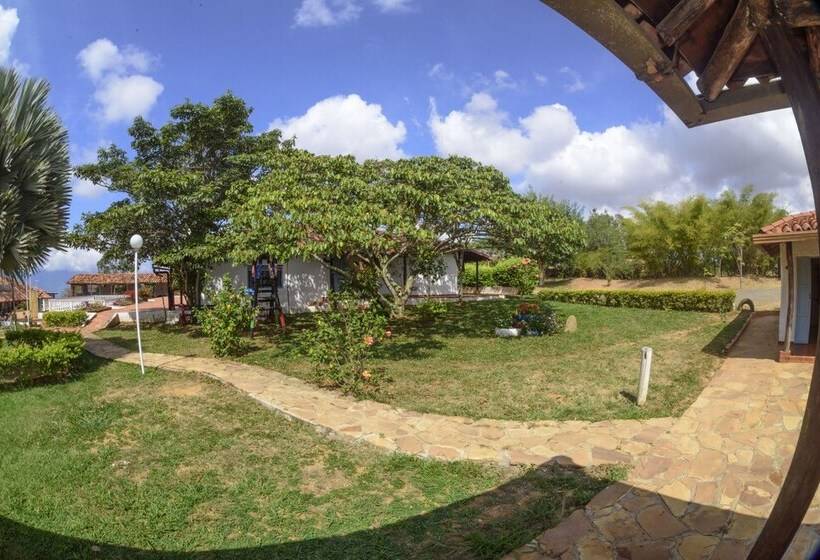 ホテル Campestre El Santuario