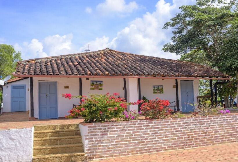 ホテル Campestre El Santuario