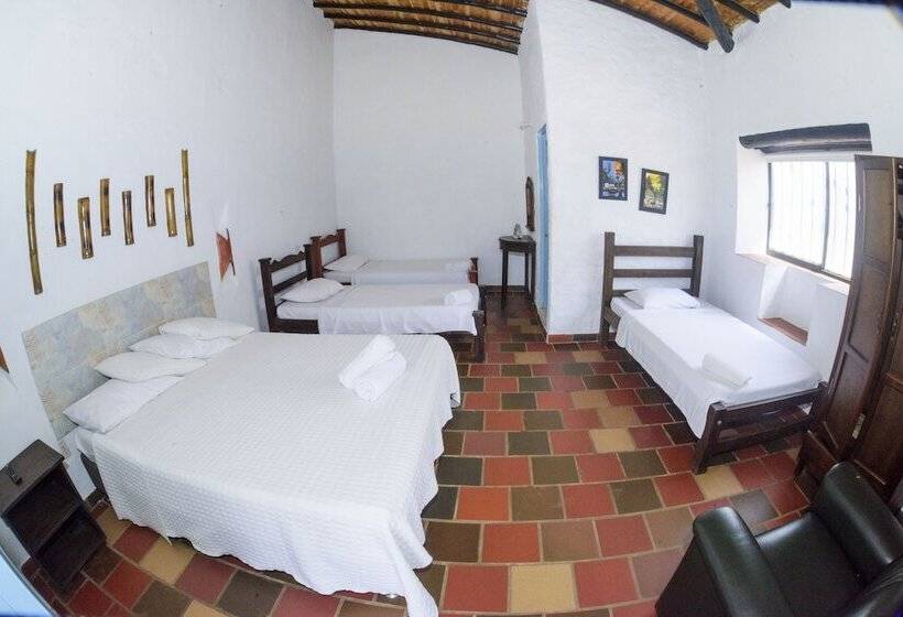 هتل Campestre El Santuario