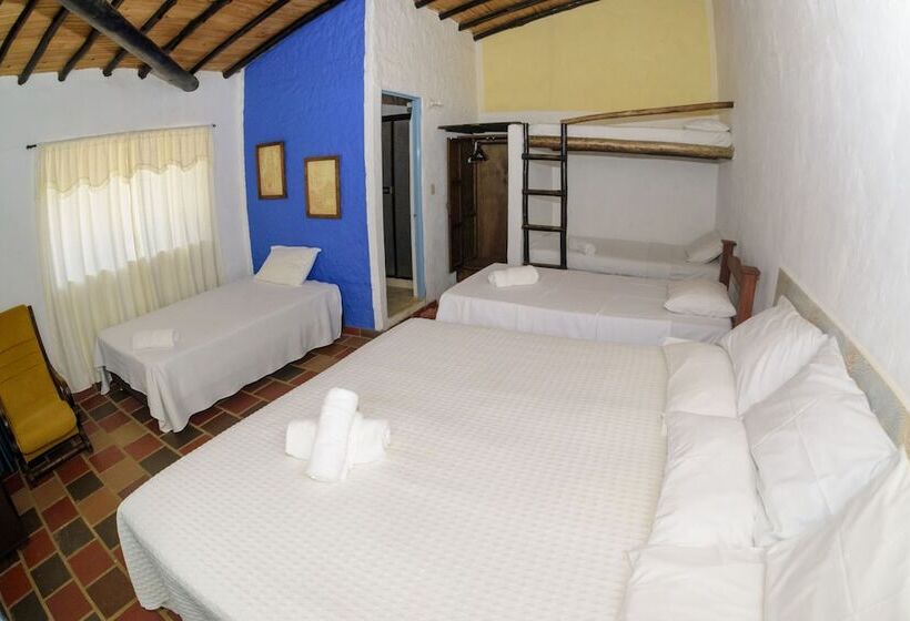 ホテル Campestre El Santuario