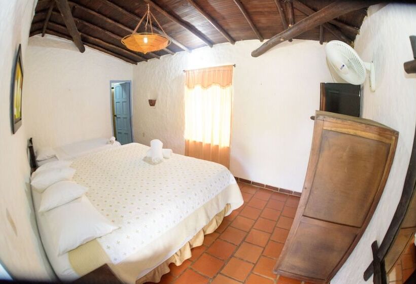 هتل Campestre El Santuario