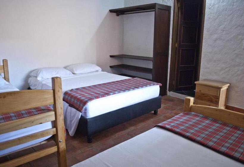 هتل Casa Aparicio Lopez