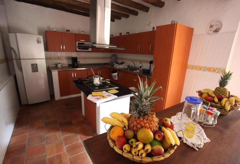 هتل Casa Aparicio Lopez