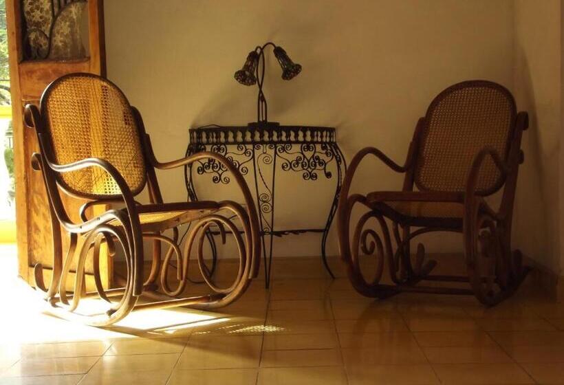 Отель Casa Belle Epoque