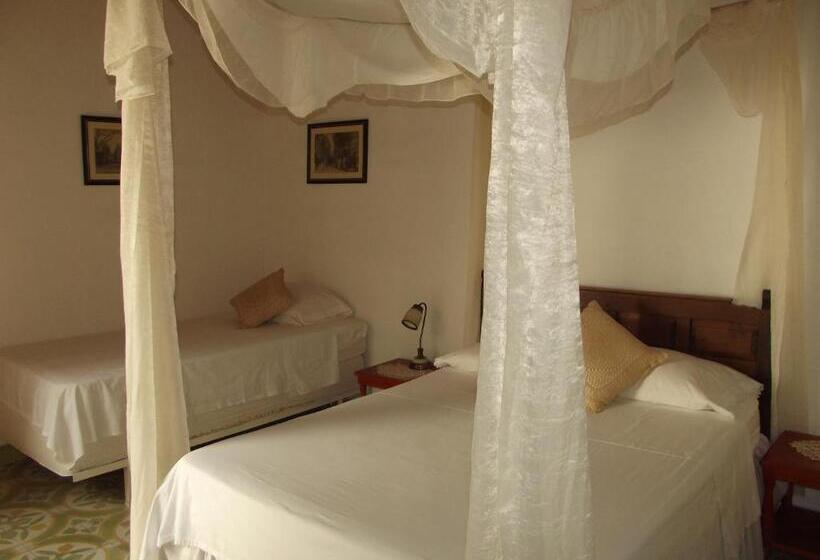 Отель Casa Belle Epoque