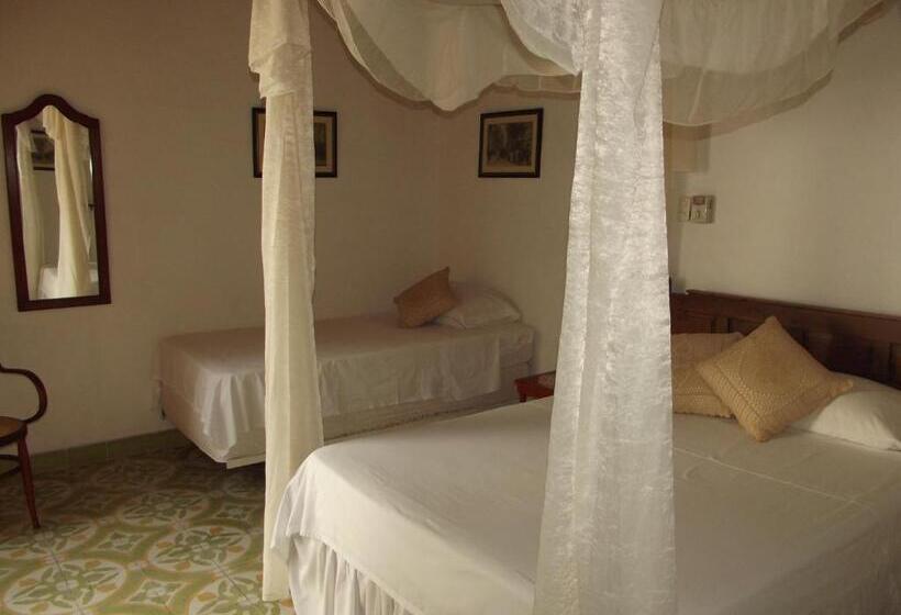 Отель Casa Belle Epoque