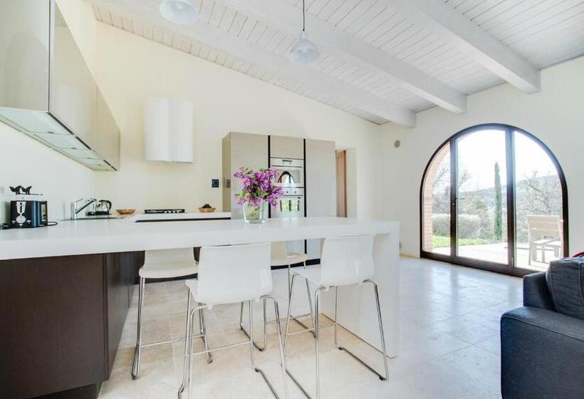 בית מלון כפרי Cignella Resort