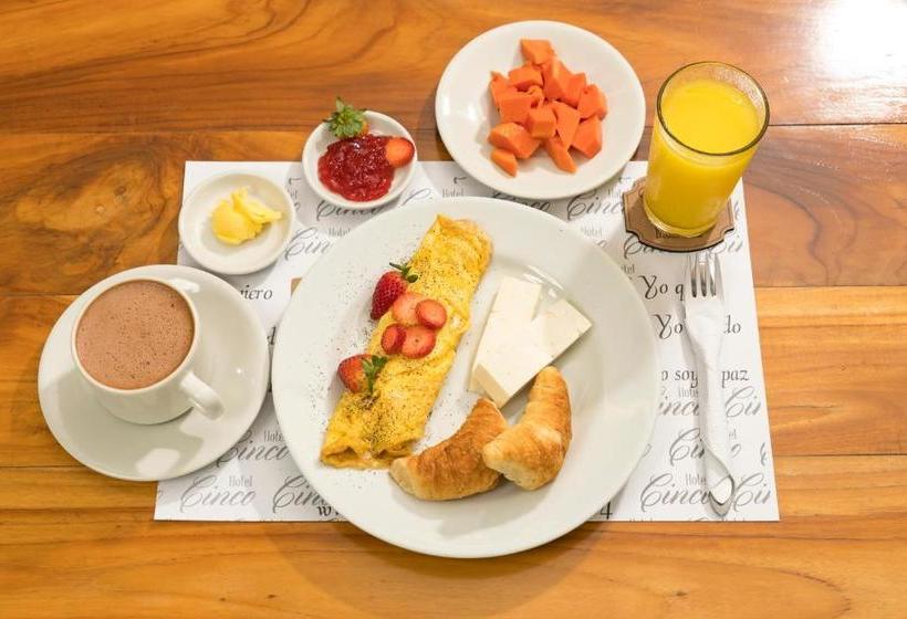 Отель Cinco Monteria