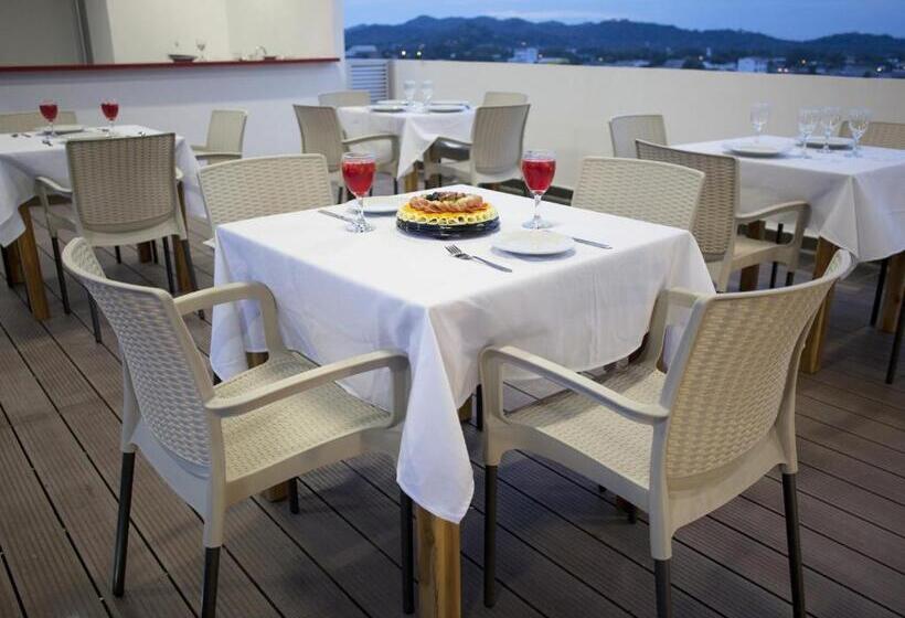 Отель Cinco Monteria