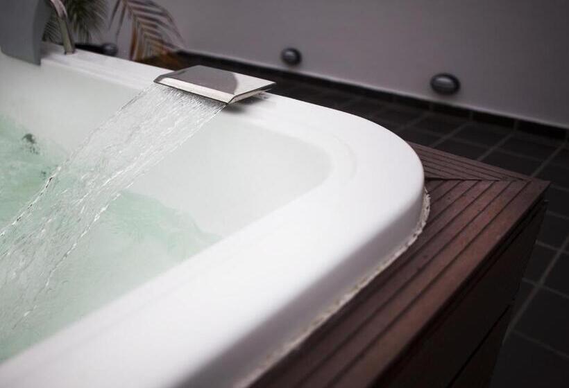 Отель Cinco Monteria