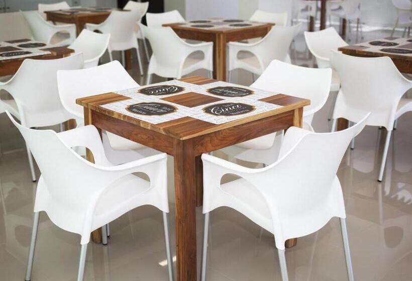 هتل Cinco Monteria