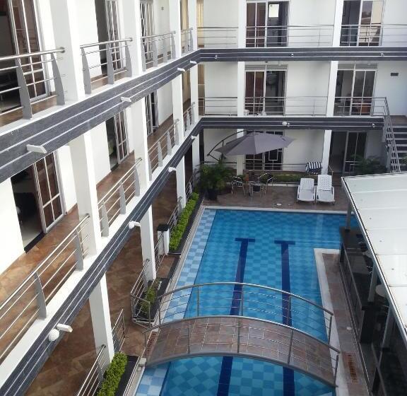 هتل Confort Plaza