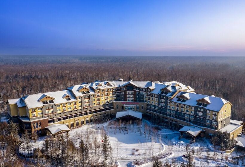Отель Crowne Plaza Resort Changbaishan Hot Spring, An Ihg