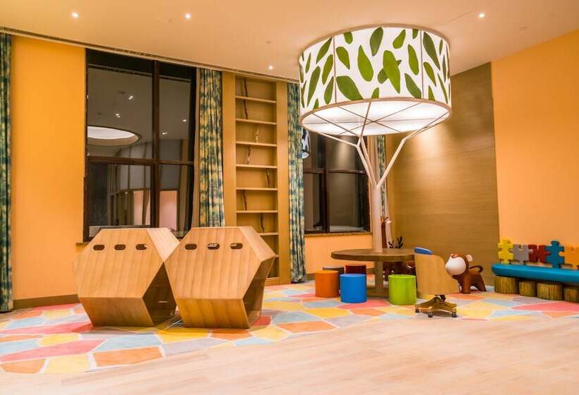 Отель Crowne Plaza Resort Changbaishan Hot Spring, An Ihg