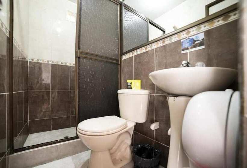 酒店 Ejecutivo 63 In