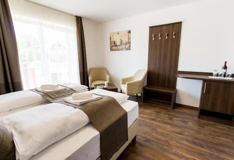 Отель Friskó Panzió