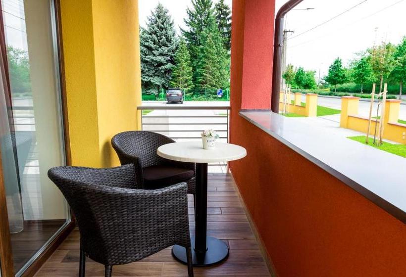 Отель Friskó Panzió