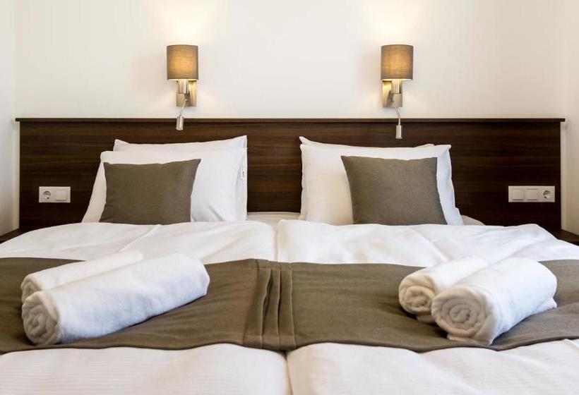 Отель Friskó Panzió