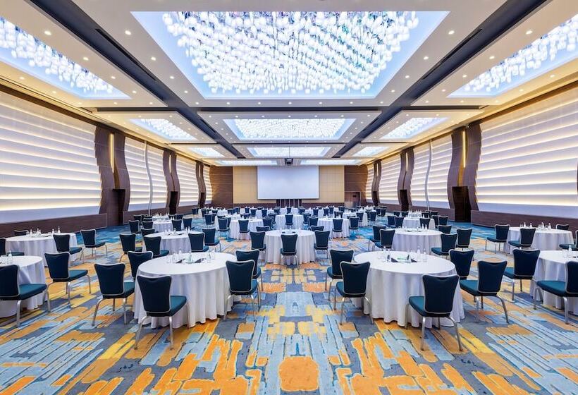 هتل Holiday Inn   Doha   The Business Park, An Ihg