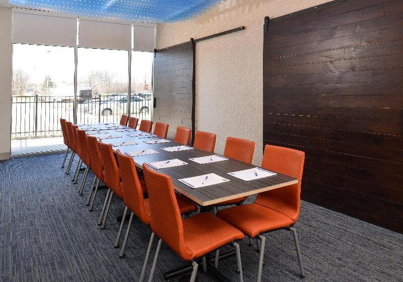 ホテル Holiday Inn Express & Suites   Brighton South   Us 23, An Ihg