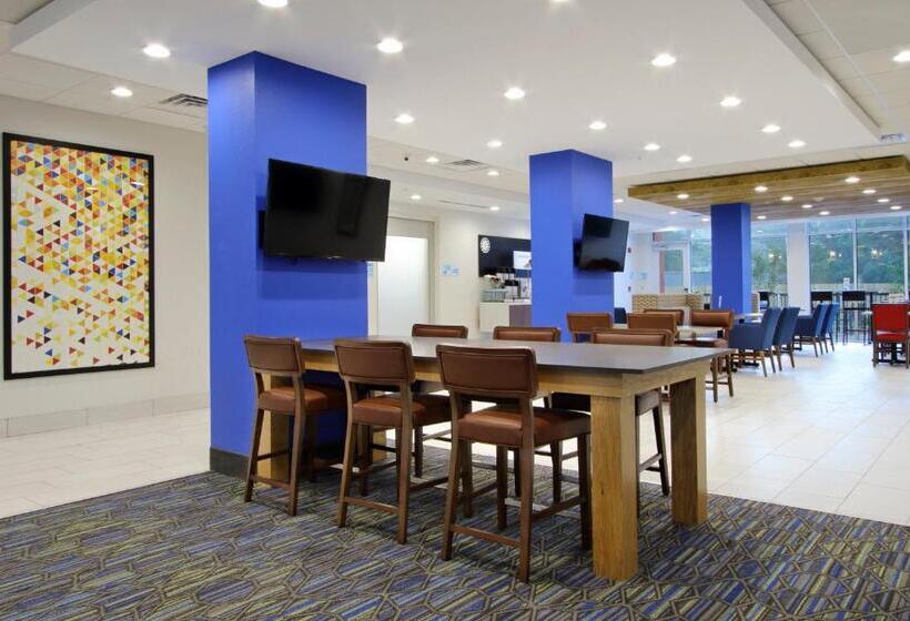 هتل Holiday Inn Express & Suites Columbus North By Ihg