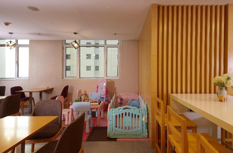 هتل Holiday Inn Express Tangshan Downtown, An Ihg