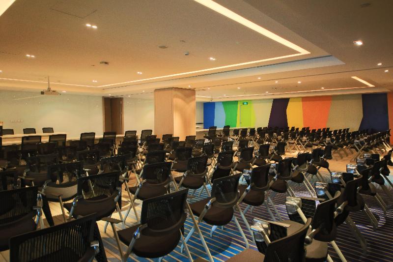בית מלון כפרי Holiday Inn Express Yingkou Onelong Plaza, An Ihg