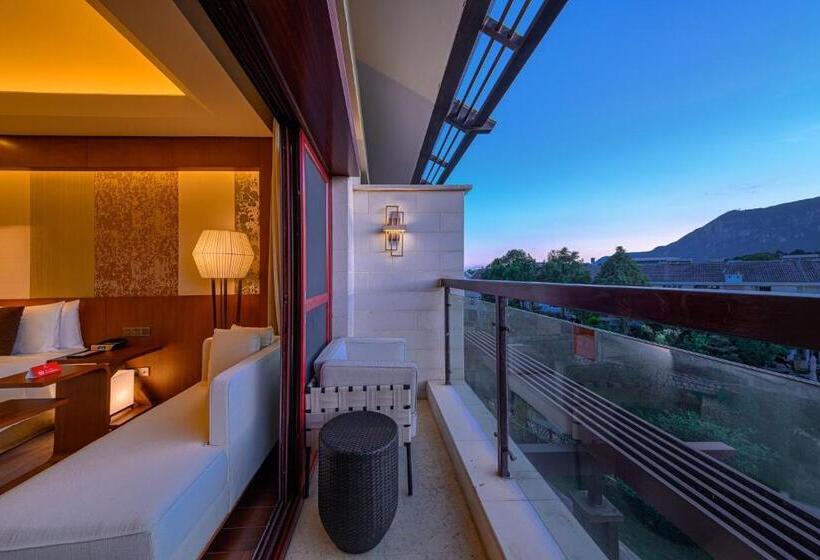 Hualuxe Hotels & Resorts Kunming, An Ihg