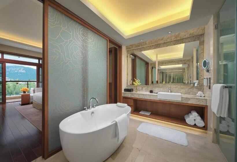 Hualuxe Hotels & Resorts Kunming, An Ihg