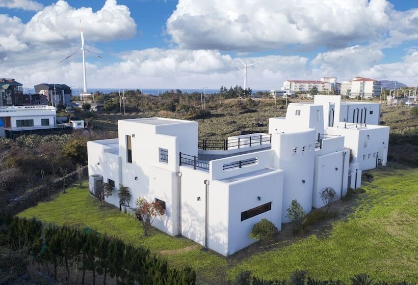 Libentia Hotel & Pool Villa