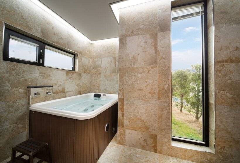 Libentia Hotel & Pool Villa