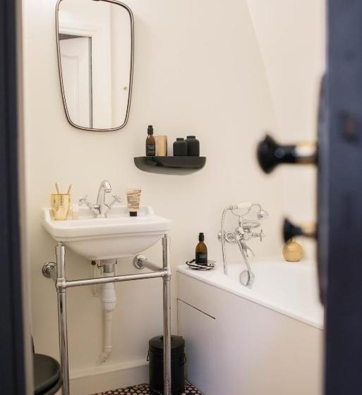 ホテル Marnie Et Mister H