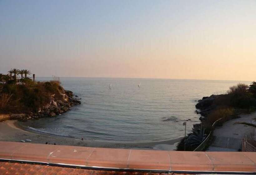 호텔 Mon Reve Resort