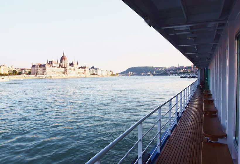 酒店 Onriver S   Ms Cezanne