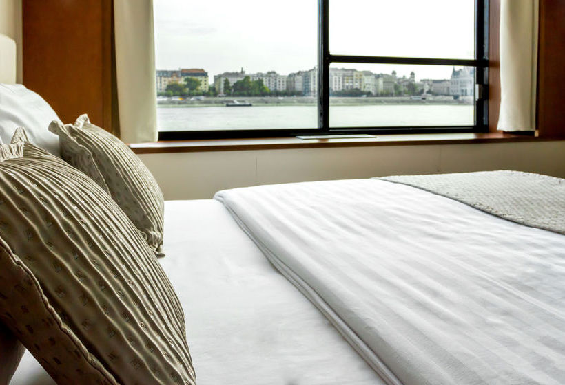 酒店 Onriver S   Ms Cezanne