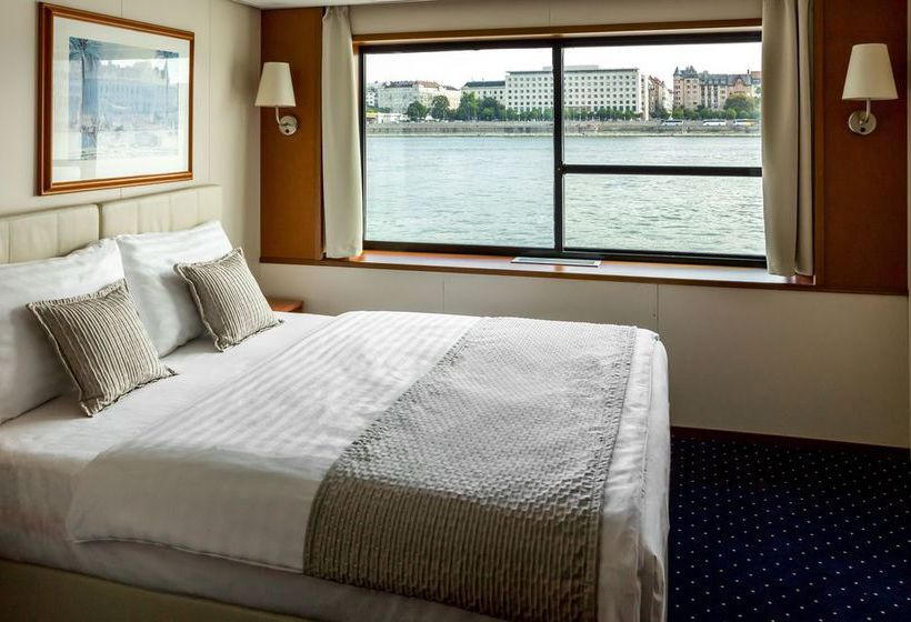 酒店 Onriver S   Ms Cezanne