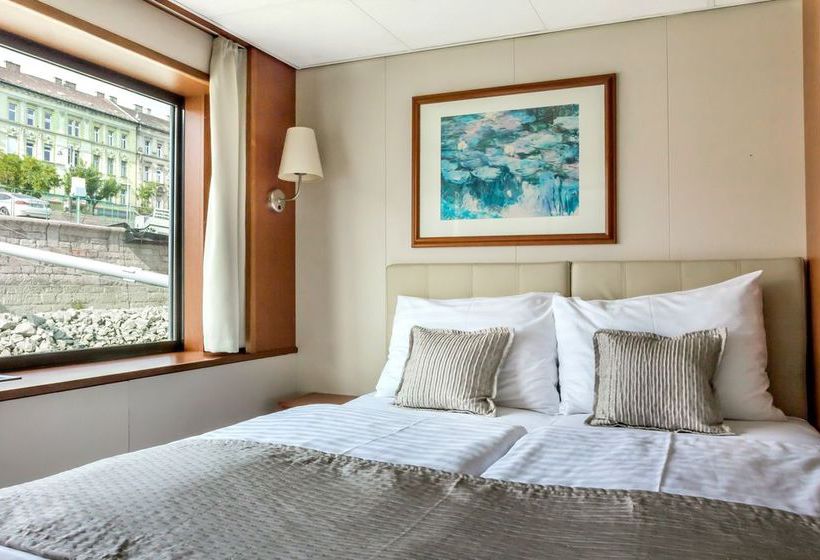 酒店 Onriver S   Ms Cezanne