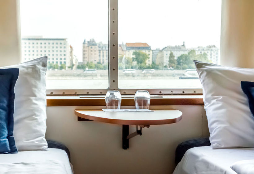 酒店 Onriver S   Ms Cezanne