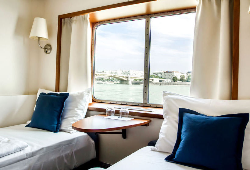 酒店 Onriver S   Ms Cezanne